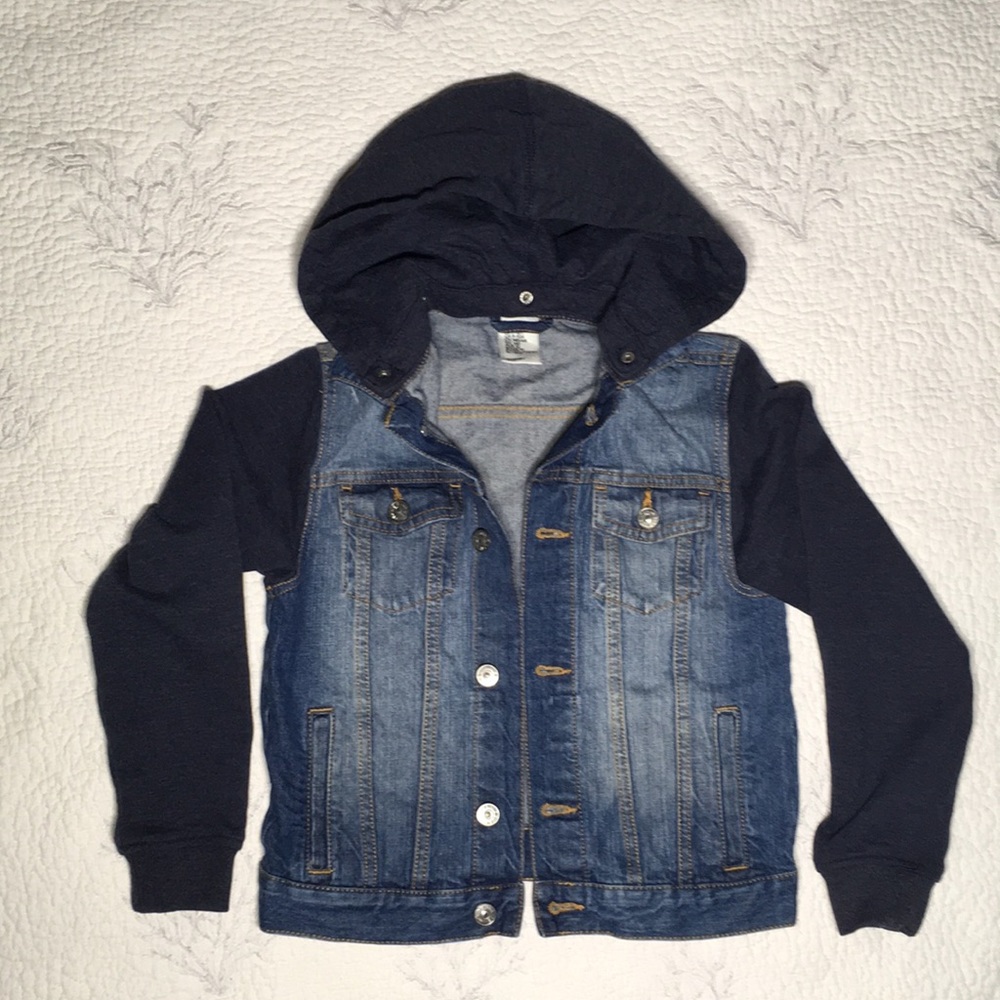 Blue Jean jacket with removable hoodieSize 9 to 10